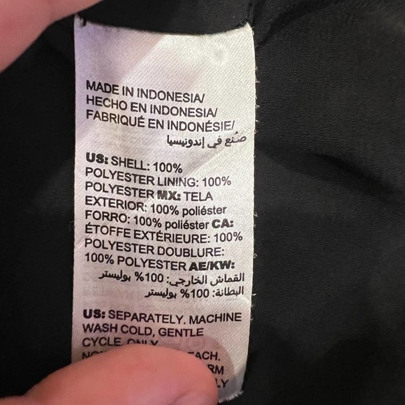 Chico's Peplum Flutter Sleeve Blouse Black White Polka Dot - Size 1 - Picture 7 of 7